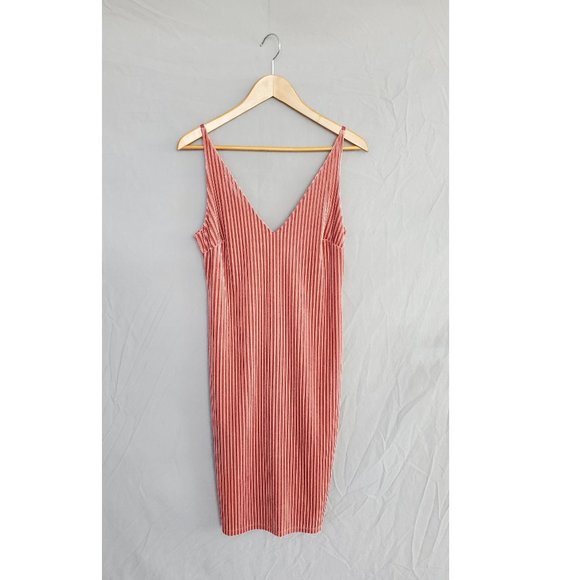 Rose Striped Velvet Bodycon Midi Dress from Forever 21 - Picture 2 of 11